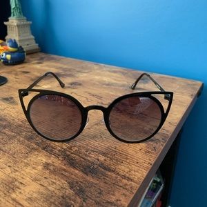 Cat eye sunglasses